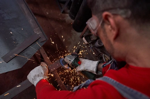 experiencia-y-calidad-en-fabricacion-e-instalacion-servicios-carpinteria-metalica
